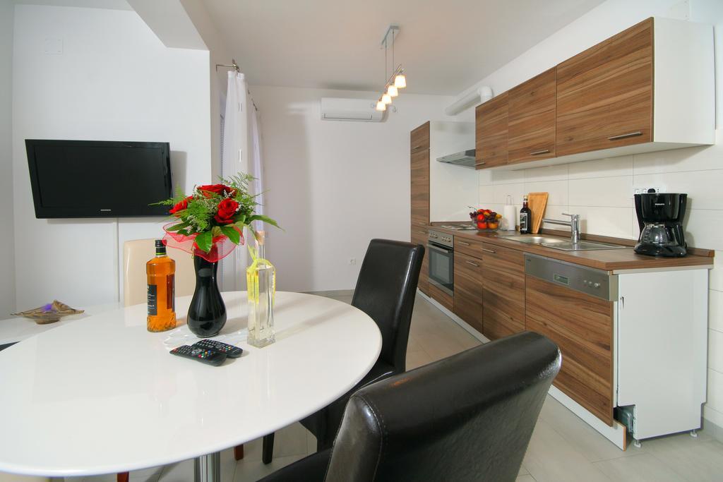 Apartmani Mane Trogir Exterior photo